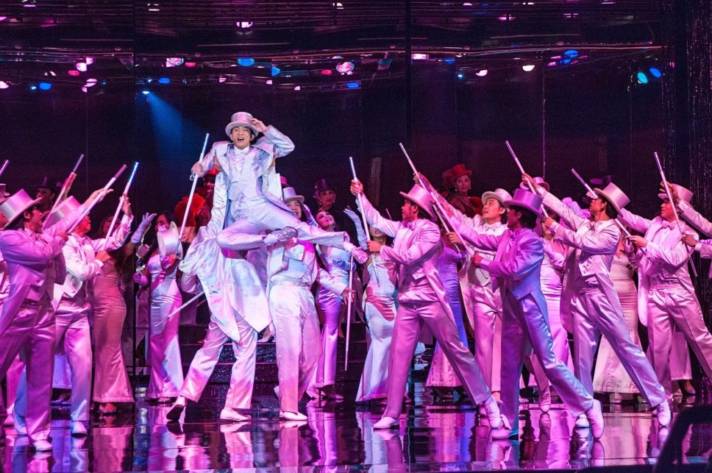 Nouvel An 2025 à Paris : nos idées pour votre soirée en amoureux 5 cabaret parisien