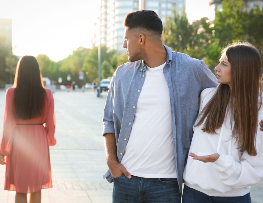 Surmonter la jalousie dans votre relation 5 femme jalouse